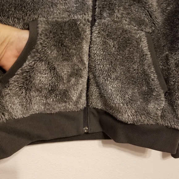 Eddie Bauer Trophy sherpa Bomber in dark smoke - Picture 4 of 7